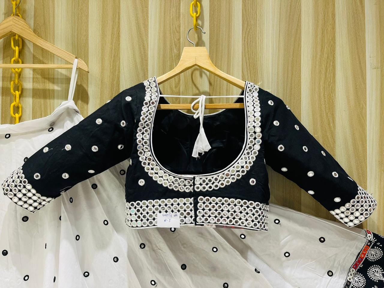 Choli White Black